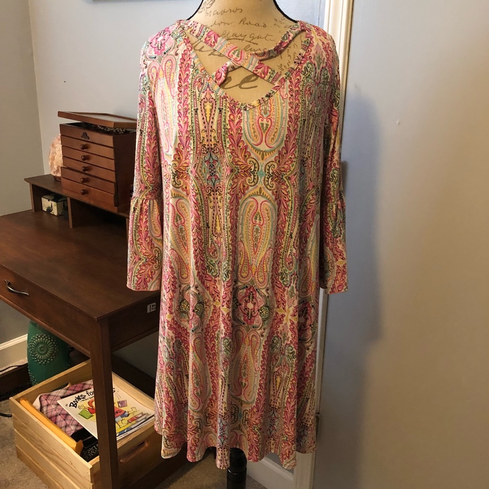 Size large pretty in pastels 👗 dress